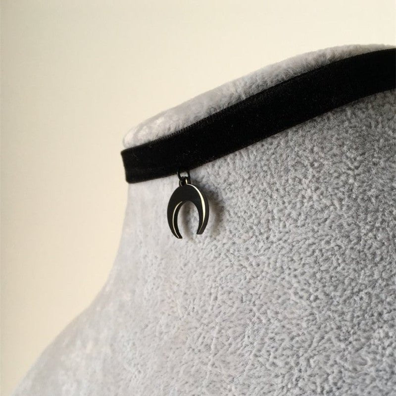 Black Crescent Moon Choker Necklace - Bigem's Otaku Boutique696323_U65SBE4Black Crescent Moon Choker NecklaceBigem's Otaku Boutique Bigem's Otaku Boutique696323_U65SBE4Steel ColorGiftJewelryAccessories